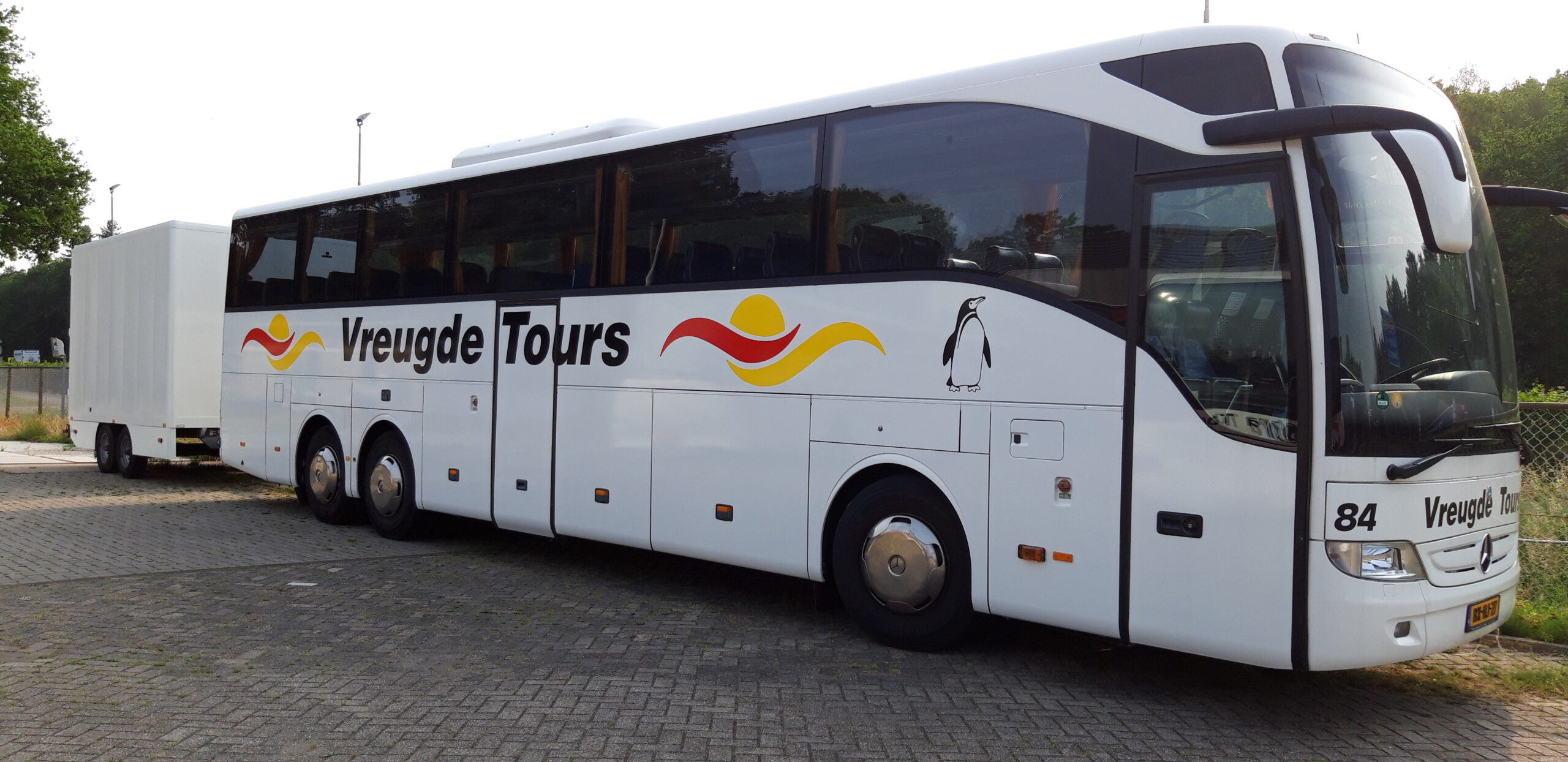 bus-84-met-kale-fietskar-scaled