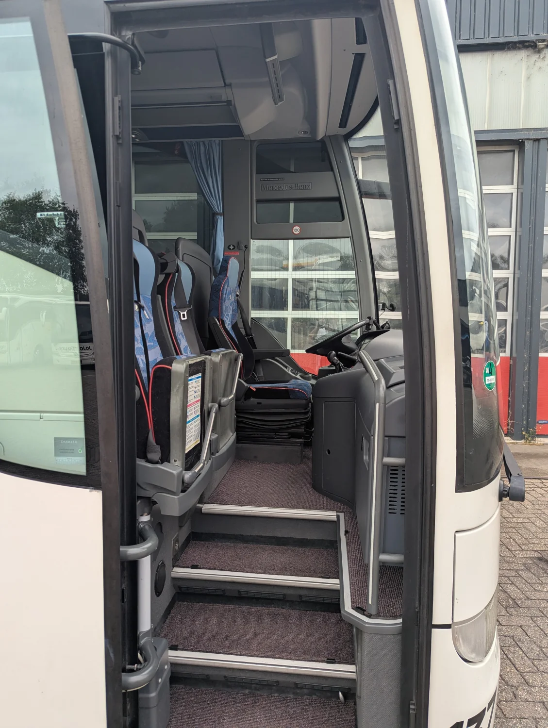 Bus137.5